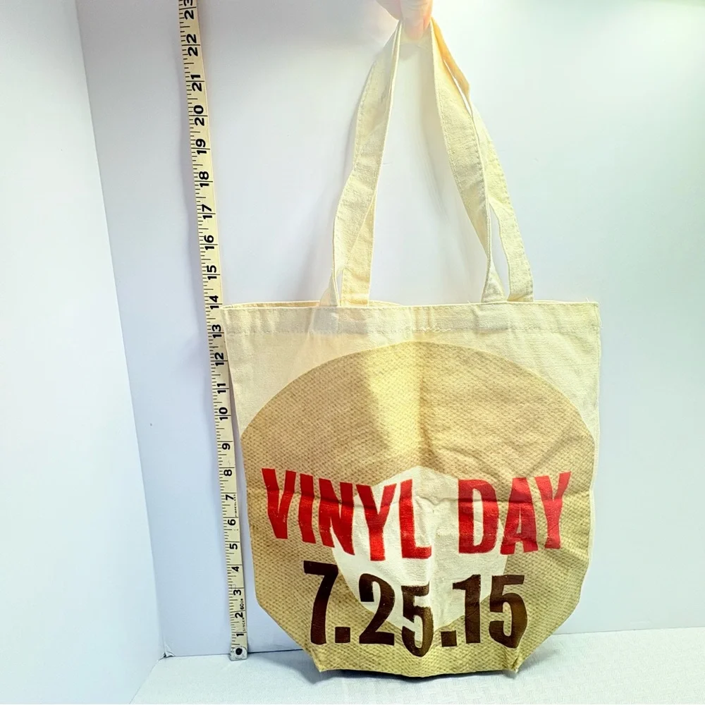 6for$20❤️Bundle Item! Vinyl Day Tote Bag - Red & Brown Print